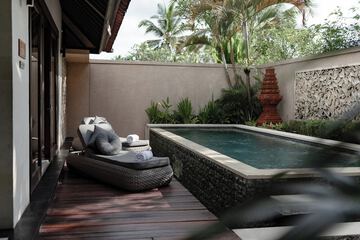 Private pool