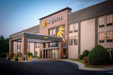 La Quinta Inn & Suites by Wyndham Fayetteville I-95