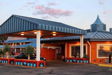The Classic Desert Aire Hotel