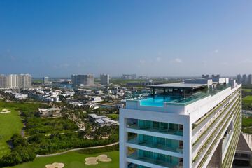 Infinity pool
