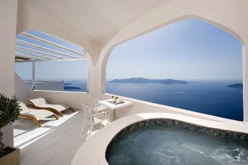 Private spa tub