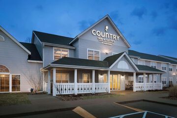 Country Inn & Suites by Radisson Grinnell, IA