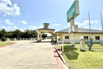 Luxury Inn & Suites Liberty