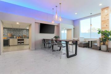 Breakfast/Coffee Service 21 of 24