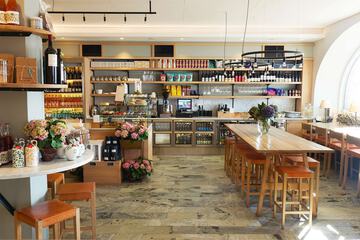 Coffee shop