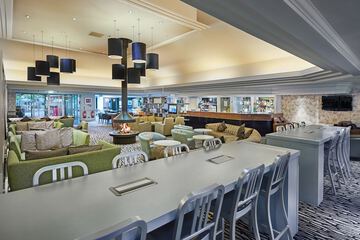 Lobby lounge