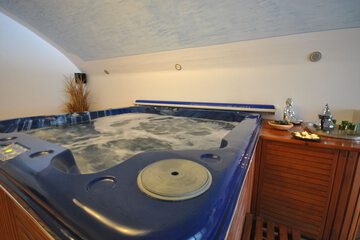 Indoor spa tub