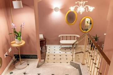 Handrails in stairways