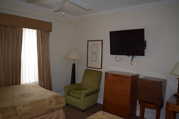 Room 28 of 39