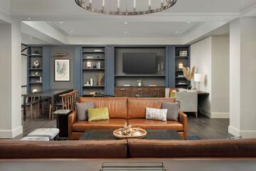 Courtyard by Marriott Savannah Downtown / Historic District
