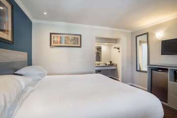 Room 9 of 24