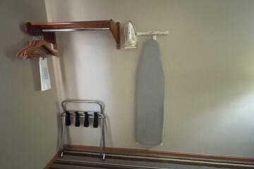 Iron/ironing board