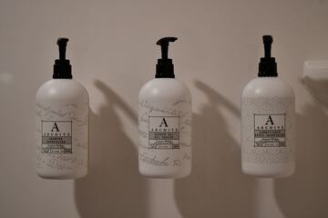Bathroom amenities