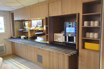 Snack bar