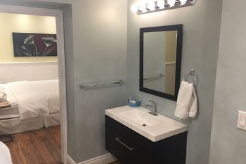 Bathroom sink
