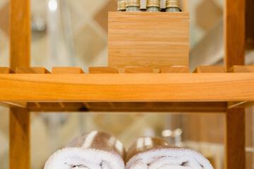 Bathroom amenities