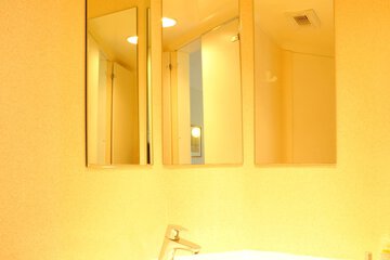 Bathroom sink