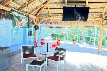 Poolside bar