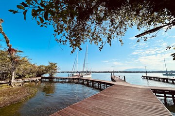 Dock