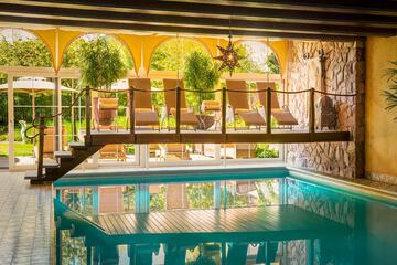 Exercise/lap pool