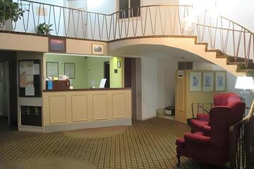 Red Carpet Inn & Suites Ebensburg