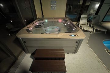 Private spa tub