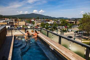 Outdoor spa tub