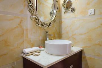 Bathroom sink