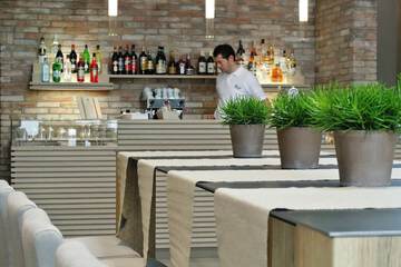 Snack bar