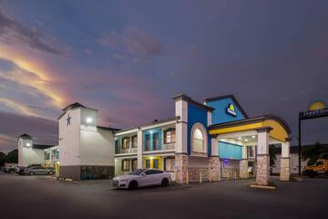 Days Inn by Wyndham Houston East