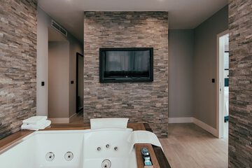 Jetted tub