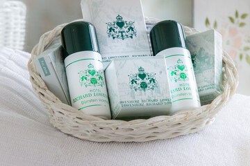 Bathroom amenities