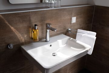 Bathroom sink