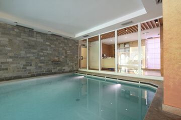 Pool waterfall