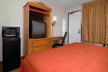 Travelodge by Wyndham North Charleston