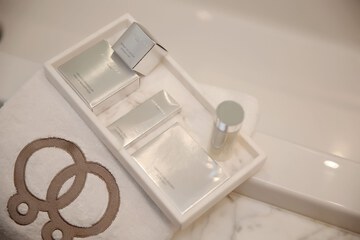 Bathroom amenities