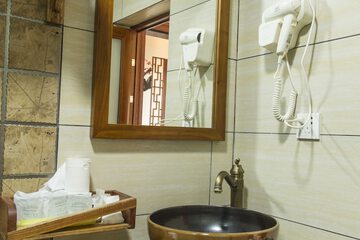 Bathroom amenities