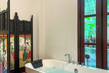 Private spa tub