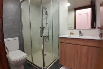 Bathroom shower