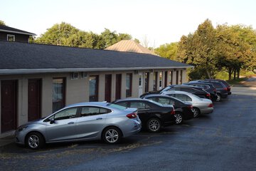 Check-in/check-out kiosk