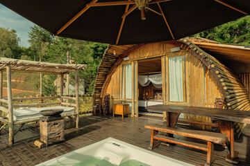Jetted tub