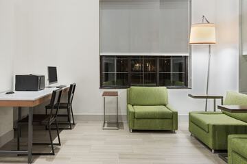 Business Center 46 of 47