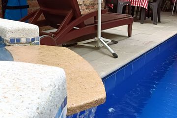 Pool waterfall