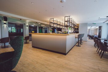 Sports bar