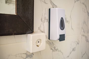 Bathroom amenities