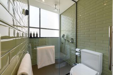 Bathroom shower
