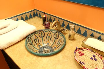 Bathroom sink