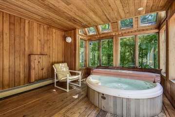 Indoor spa tub