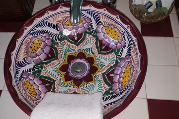 Bathroom sink