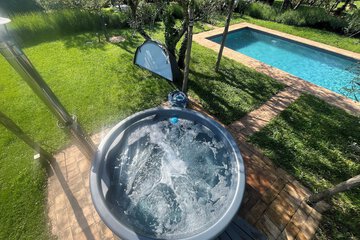 Jetted tub